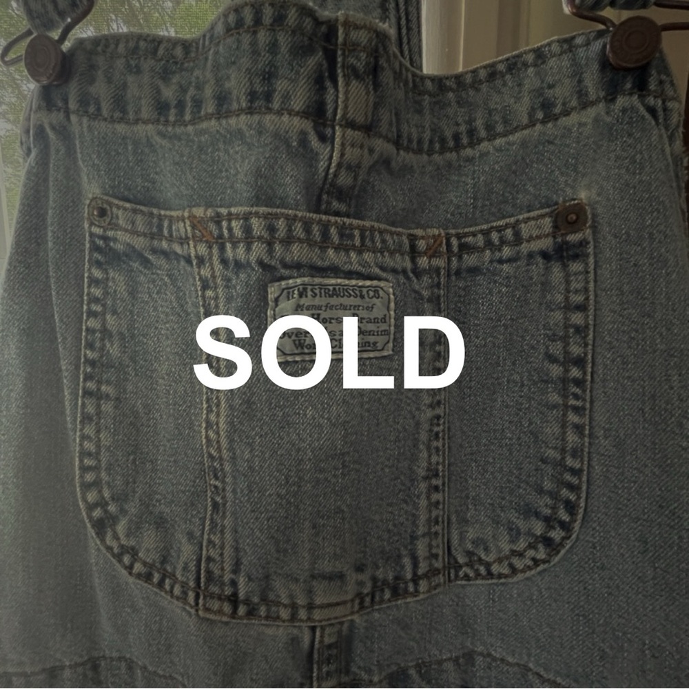 ❗️SOLD❗️Authentic Vintage Levi’s Overalls